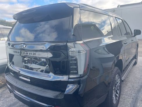 Certified 2025 Chevrolet Suburban Z71 w/ Comfort Package image 7