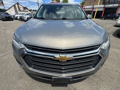Used 2019 Chevrolet Traverse LT w/ LPO, Floor Liner Package AWD/4WD image 2
