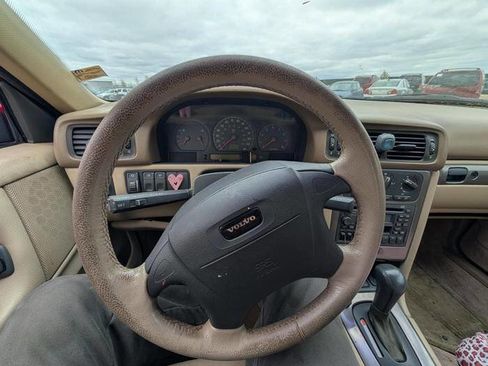 Used 1999 Volvo S70 T5 FWD image 31