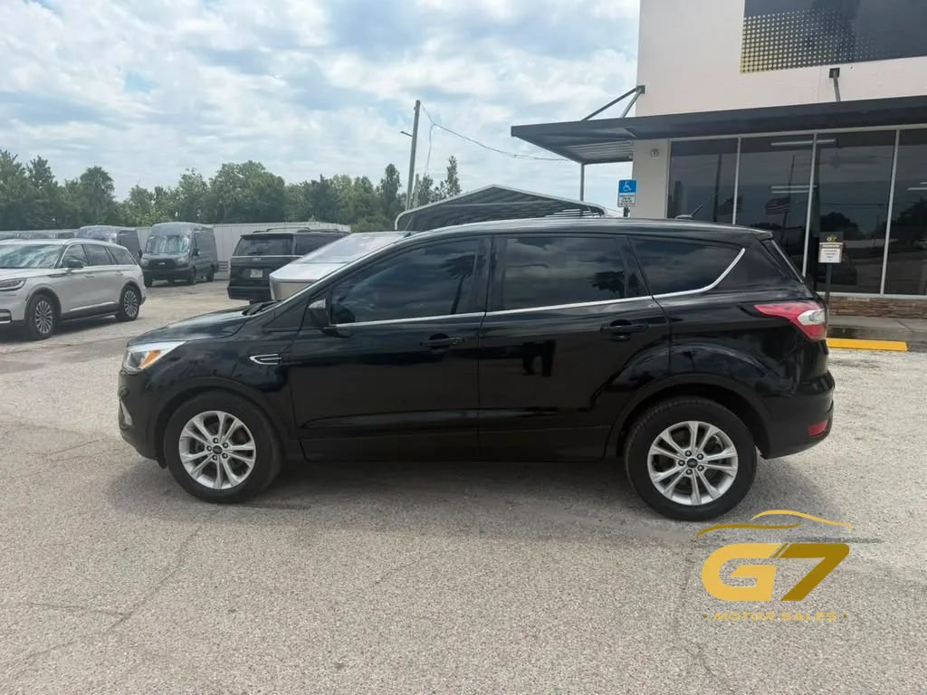 Used 2017 Ford Escape SE FWD image 15