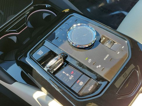 New 2026 BMW 550e xDrive w/ Executive Package image 20