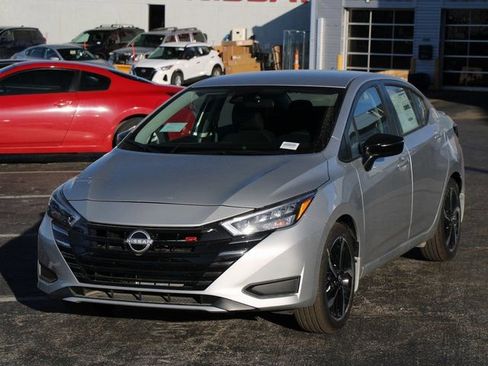 New 2025 Nissan Versa SR w/ Trunk Package image 7