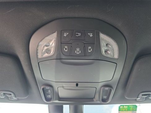 Used 2022 Chrysler Pacifica Limited w/ S Appearance Package FWD image 25