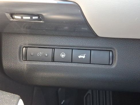 New 2026 Nissan Pathfinder SL image 19