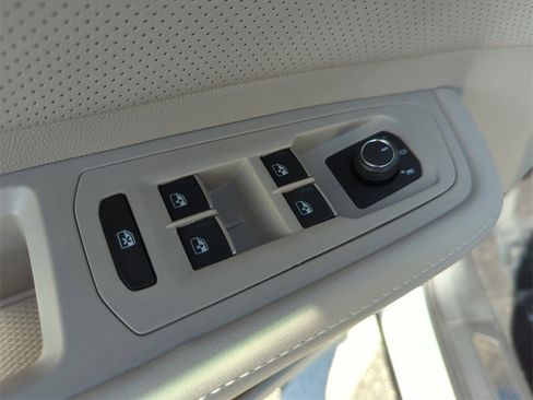 New 2026 Volkswagen Atlas SE image 27