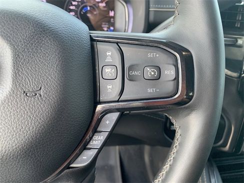 Used 2024 RAM 2500 Limited image 33