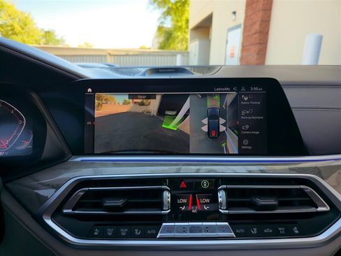 Used 2019 BMW X7 xDrive50i w/ M Sport Package AWD/4WD image 23