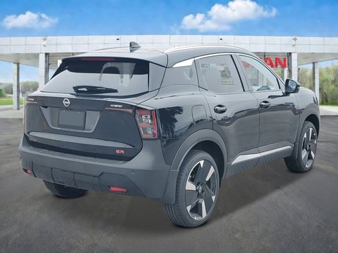 New 2026 Nissan Kicks SR image 4