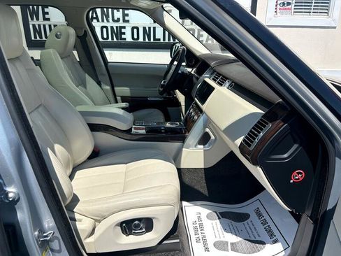 Used 2016 Land Rover Range Rover HSE image 25