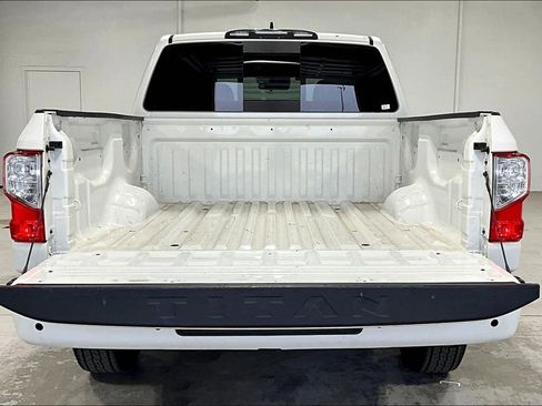 Used 2023 Nissan Titan SV image 36
