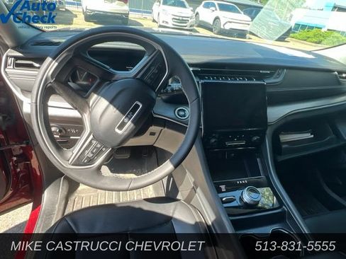 Used 2023 Jeep Grand Cherokee L Limited w/ Luxury Tech Group II AWD/4WD image 9