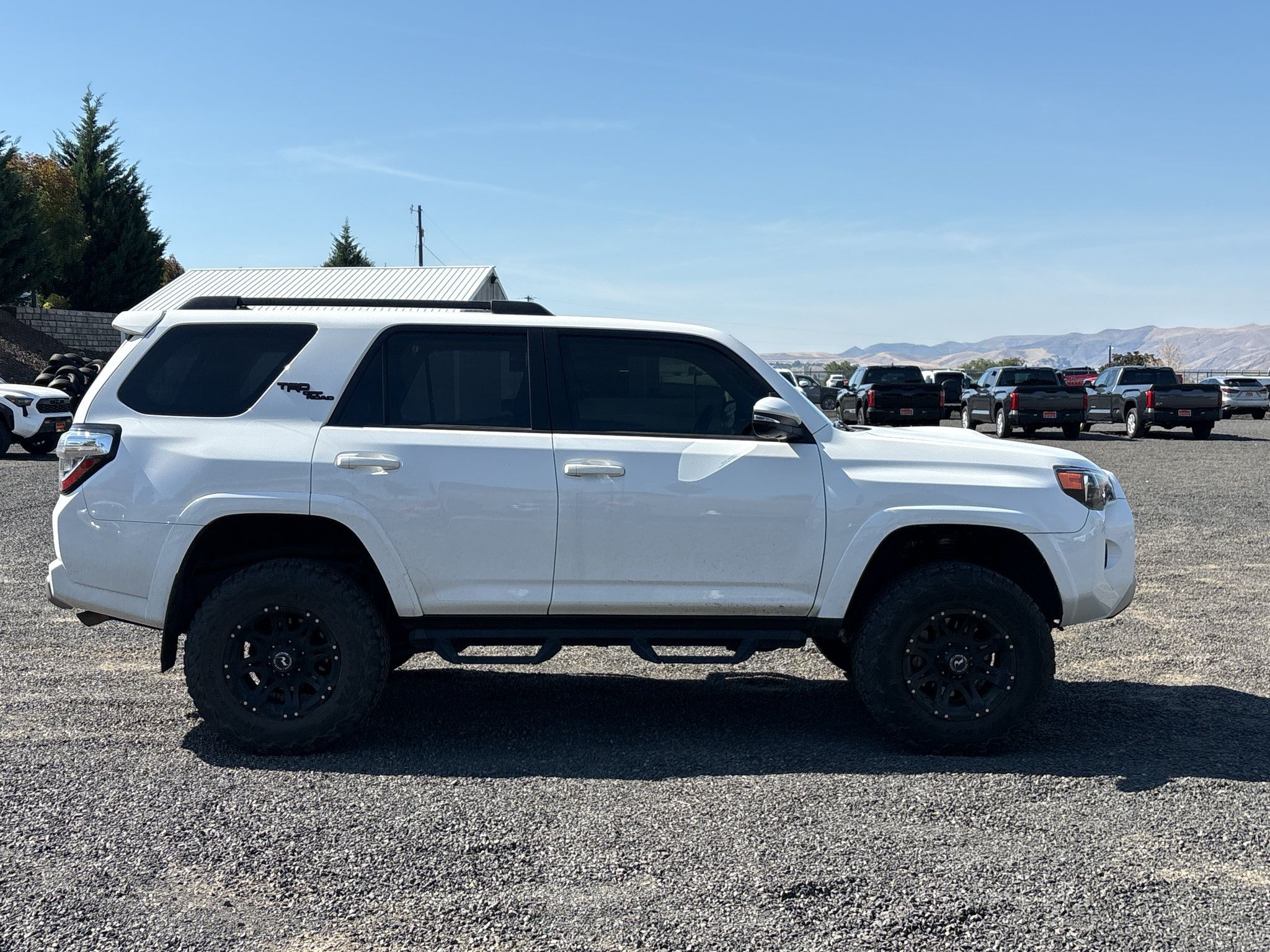 Used 2020 Toyota 4Runner TRD Off-Road Premium AWD/4WD image 13