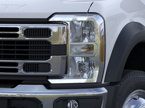 New 2026 Ford F450 XL w/ XL Chrome Package image 18