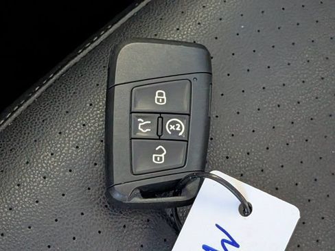 Used 2024 Volkswagen Jetta SE FWD image 33