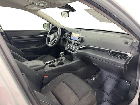 Used 2022 Nissan Altima 2.5 S FWD image 14