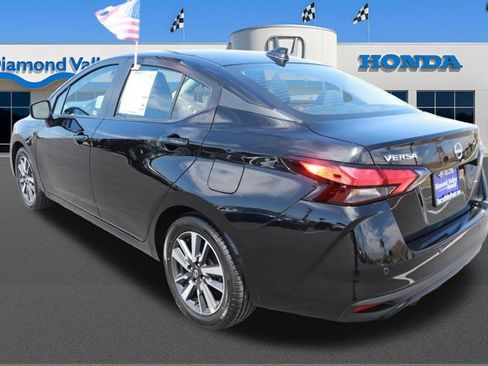 Used 2025 Nissan Versa SV FWD image 4