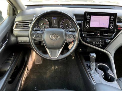 Used 2022 Toyota Camry SE FWD image 6