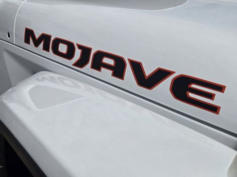 Used 2024 Jeep Gladiator Mojave image 6