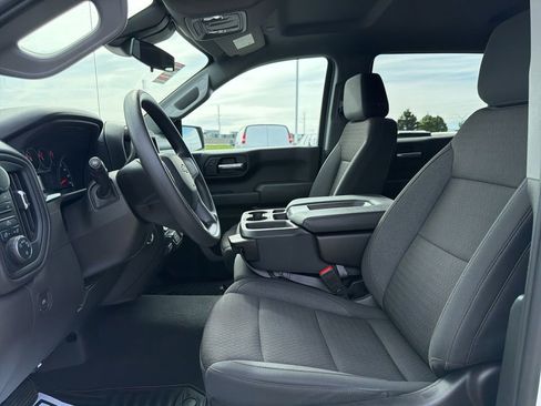 Used 2024 Chevrolet Silverado 1500 Custom Trail Boss w/ LPO, Dark Essentials Package AWD/4WD image 18