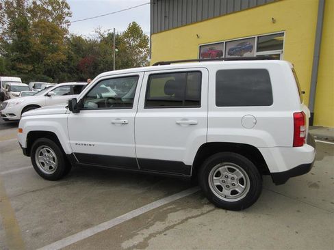 Used 2017 Jeep Patriot Sport w/ Power Value Group image 5