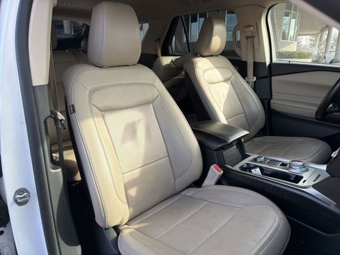 Used 2020 Ford Explorer Limited image 33