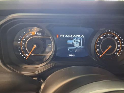 Used 2026 Jeep Wrangler Unlimited Sahara AWD/4WD image 15