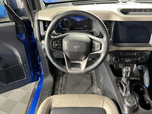 Used 2024 Ford Bronco Wildtrak image 12