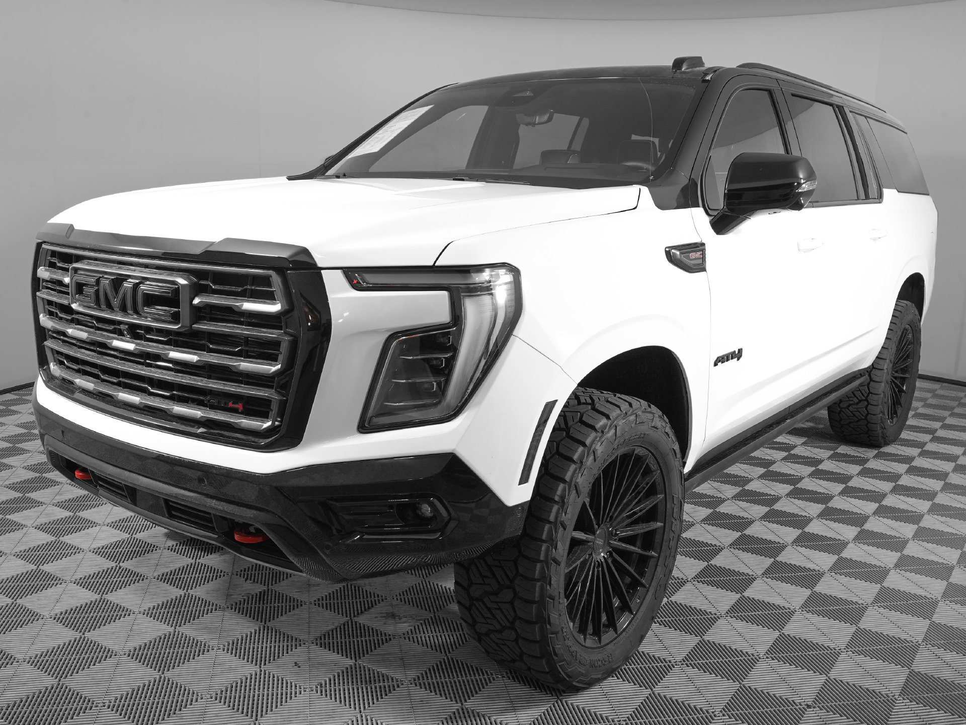 Used 2026 GMC Yukon XL AT4 Ultimate w/ LPO, Floor Liner Package AWD/4WD image 7