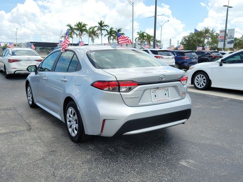 Used 2022 Toyota Corolla LE FWD image 9