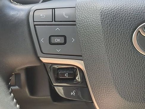 Used 2025 Toyota Camry SE FWD image 21