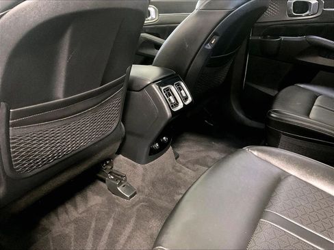 Used 2023 Kia Sorento SX AWD/4WD image 29