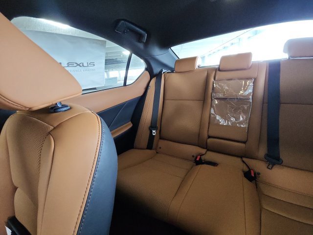 Used 2023 Lexus IS 300 w/ Comfort Package RWD image 12