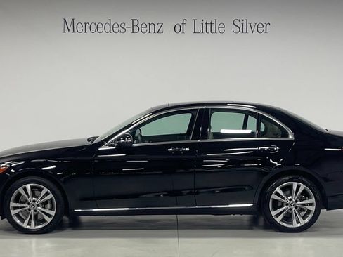 Used 2019 Mercedes-Benz C 300 4MATIC Sedan image 2