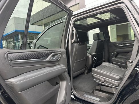 Used 2024 GMC Yukon Denali w/ Denali Reserve Package AWD/4WD image 16