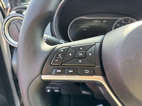 Used 2019 Nissan Kicks SV FWD image 32