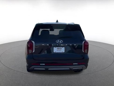 Used 2025 Hyundai Palisade SEL FWD image 12