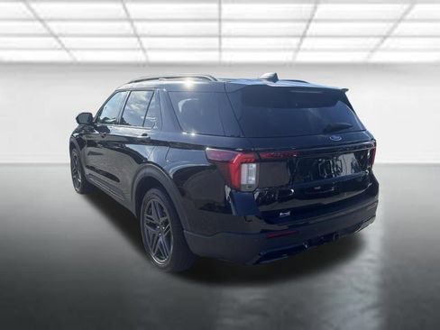 Used 2025 Ford Explorer ST-Line w/ ST-Line Street Pack AWD/4WD image 11