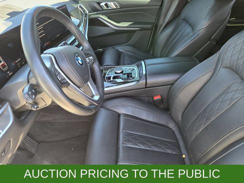 Used 2025 BMW X5 xDrive50e AWD/4WD image 13