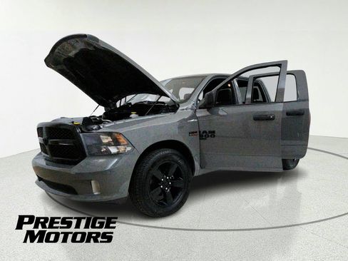 Used 2022 RAM 1500 Express w/ Ceramic Grey Express Package AWD/4WD image 10
