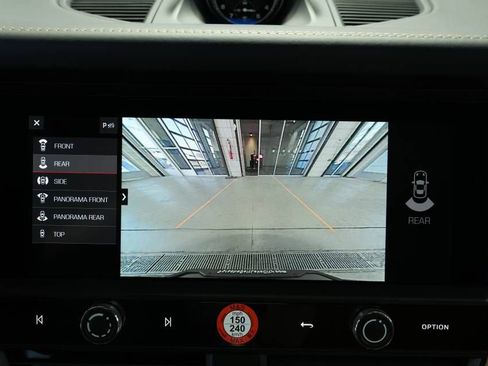 Certified 2026 Porsche Macan AWD/4WD image 19