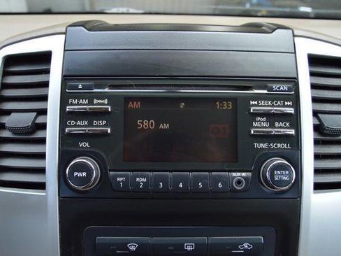 Used 2013 Nissan Frontier SV image 22