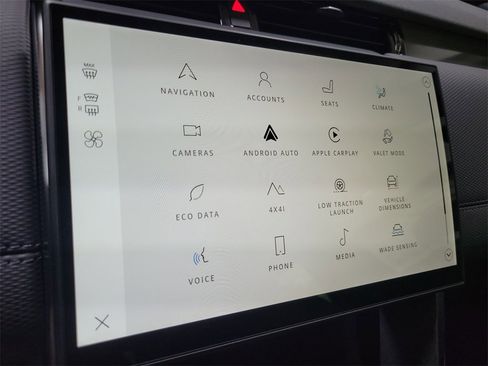New 2024 Land Rover Discovery Sport Dynamic SE image 31