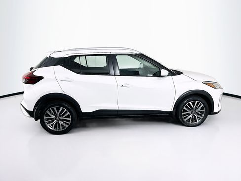 Used 2023 Nissan Kicks SV FWD image 10