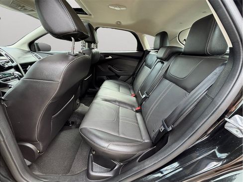 Used 2014 Ford Focus Titanium FWD image 31