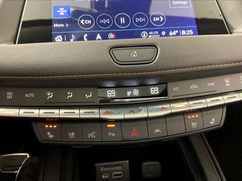 Used 2023 Cadillac XT4 Sport AWD/4WD image 37