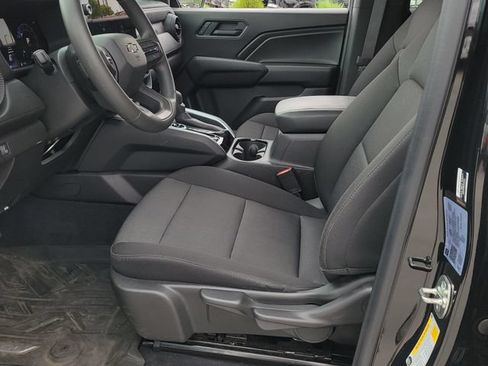 Used 2025 Chevrolet Colorado Trail Boss AWD/4WD image 9