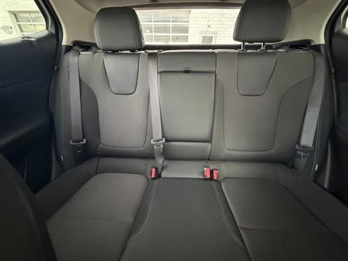 Used 2023 Buick Encore GX Select FWD image 21