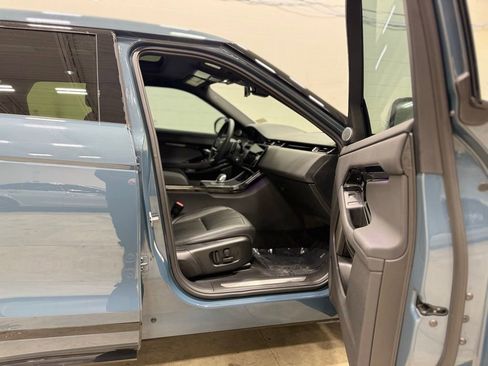 Used 2025 Land Rover Range Rover Evoque S image 32
