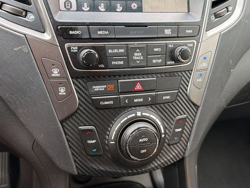 Used 2018 Hyundai Santa Fe Sport w/ 2.0T Ultimate Tech Package 05 FWD image 16