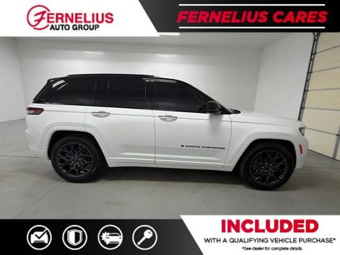 Used 2024 Jeep Grand Cherokee Summit AWD/4WD image 9